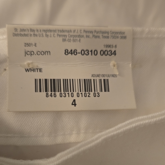 St. John's Bay Women's Light Gray Capris - Picture 3 of 3